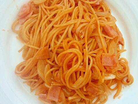 玉ねぎとハムの簡単トマトパスタ